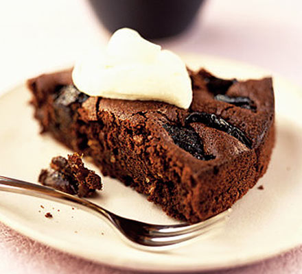 Prune & chocolate torte