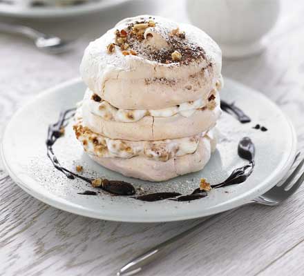 Hazelnut meringues with hazelnut praline & chocolate sauce