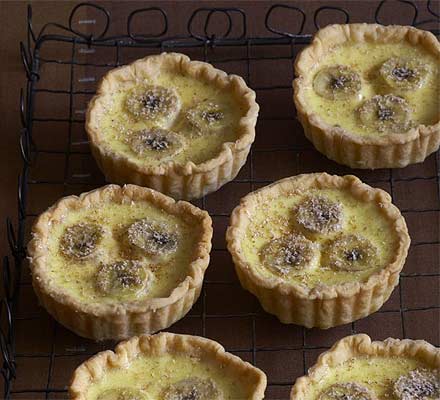 Banana custard tarts