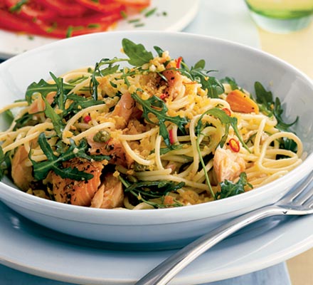 Spaghetti with hot-smoked salmon, rocket & capers
