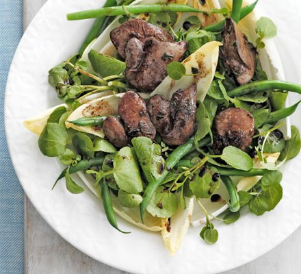 Warm chicken liver salad