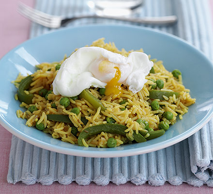 Poached egg with spicy rice