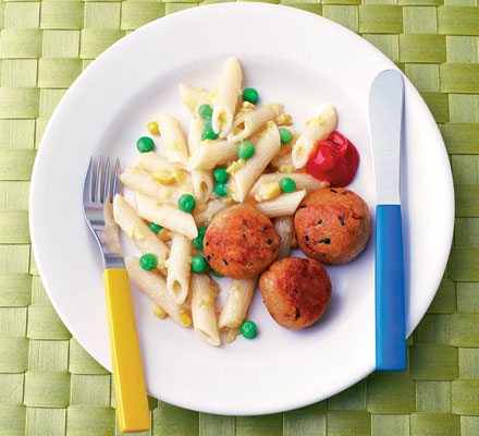 Tuna balls with pea & sweetcorn pasta