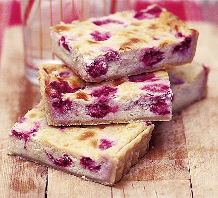 Raspberry & white chocolate traybake