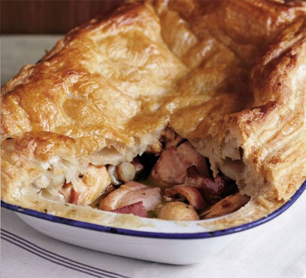 Chicken & mushroom puff pie