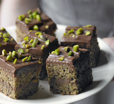 Pistachio & milk chocolate squares