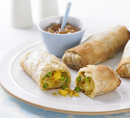 Spiced pea & potato rolls