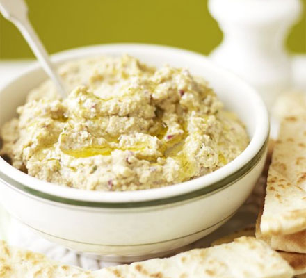 Red onion & Indian-spiced hummus