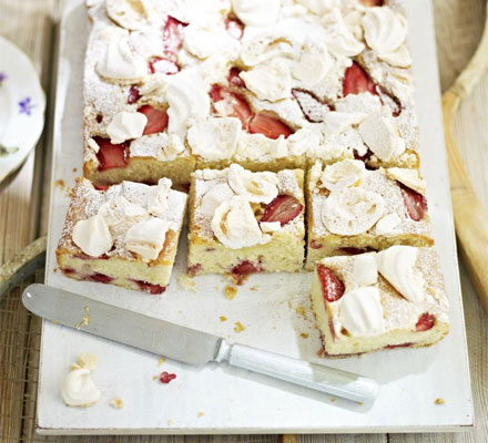 Eton mess cake