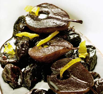 Pears & prunes in mulled (well, sort of) wine