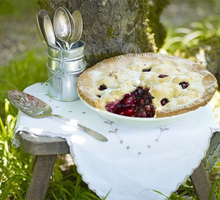 Summer berry pie