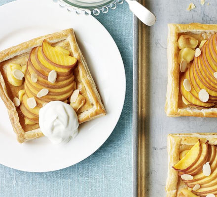 Peach & almond slices