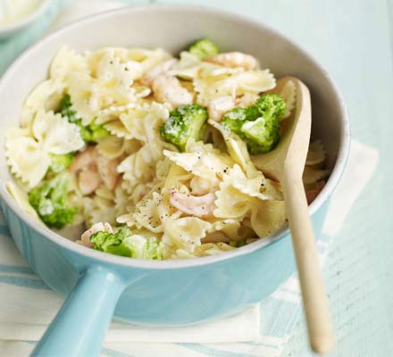 Lemony prawn pasta