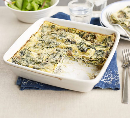 Quick mushroom & spinach lasagne