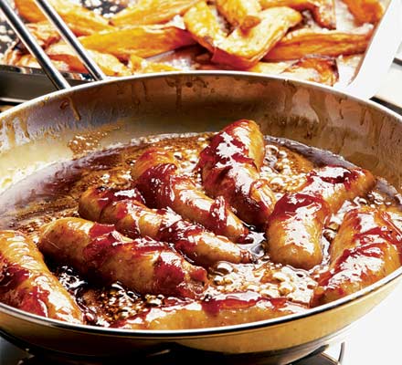 Sausages with quick onion gravy & sweet potato chips