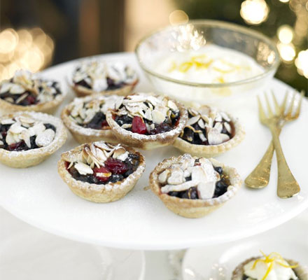 Orange, cranberry & almond mince pies