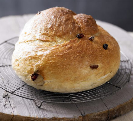 Cranberry, raisin & pecan knot