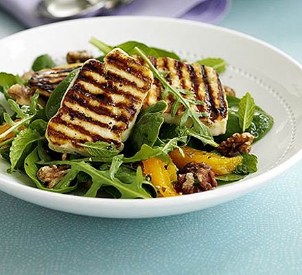 Halloumi salad with orange & mint