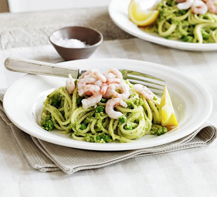 Pea pesto & prawn spaghetti