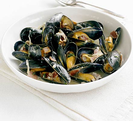 Mussels steamed with cider & bacon