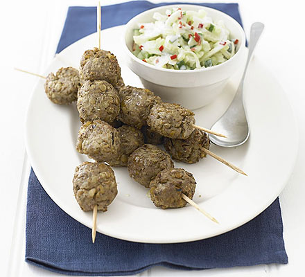 Lamb kebabs with fennel & cucumber slaw