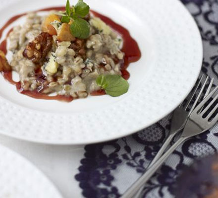 Walnut & stilton orzotto with roasted squash & Port sauce