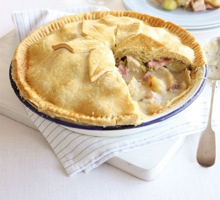 Chicken, ham, leek & roast potato pie