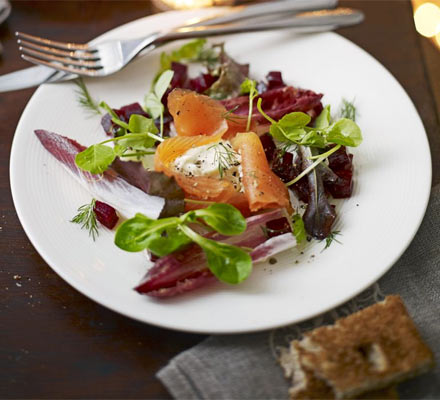 Smoked salmon with horseradish crème fraîche & beetroot