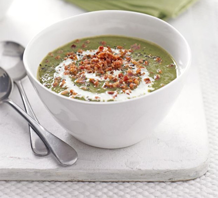 Creamy lentil & spinach soup with bacon