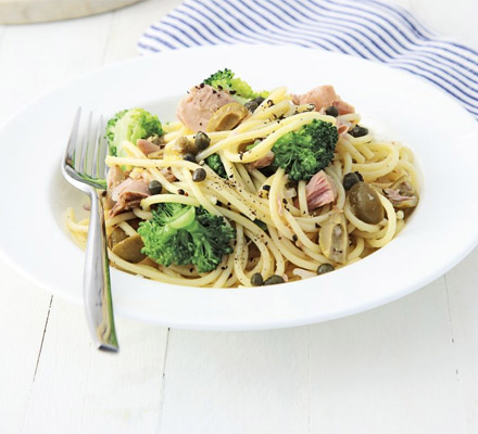 Lemon spaghetti with tuna & broccoli
