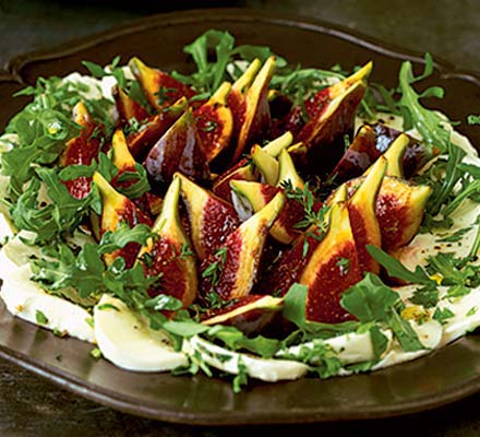 Marinated fig & mozzarella salad