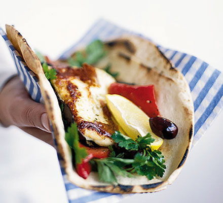 Roasted pepper & halloumi wraps