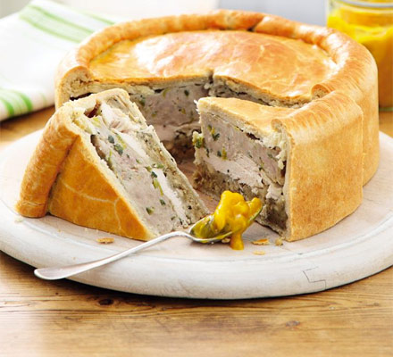 Chicken & stuffing picnic pie