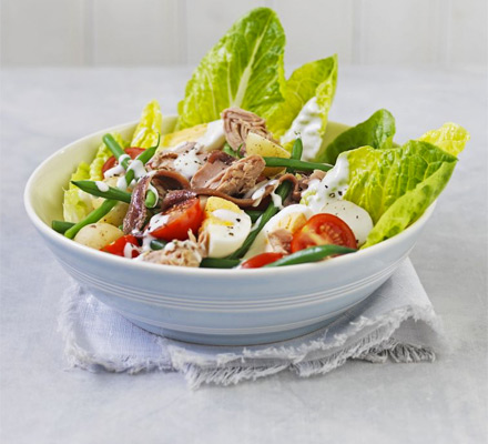 Healthy salad Niçoise