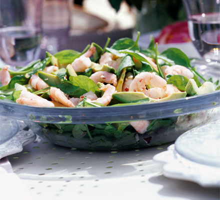 Spinach, avocado & prawn salad