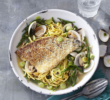 Sesame-crusted fish with samphire & clams