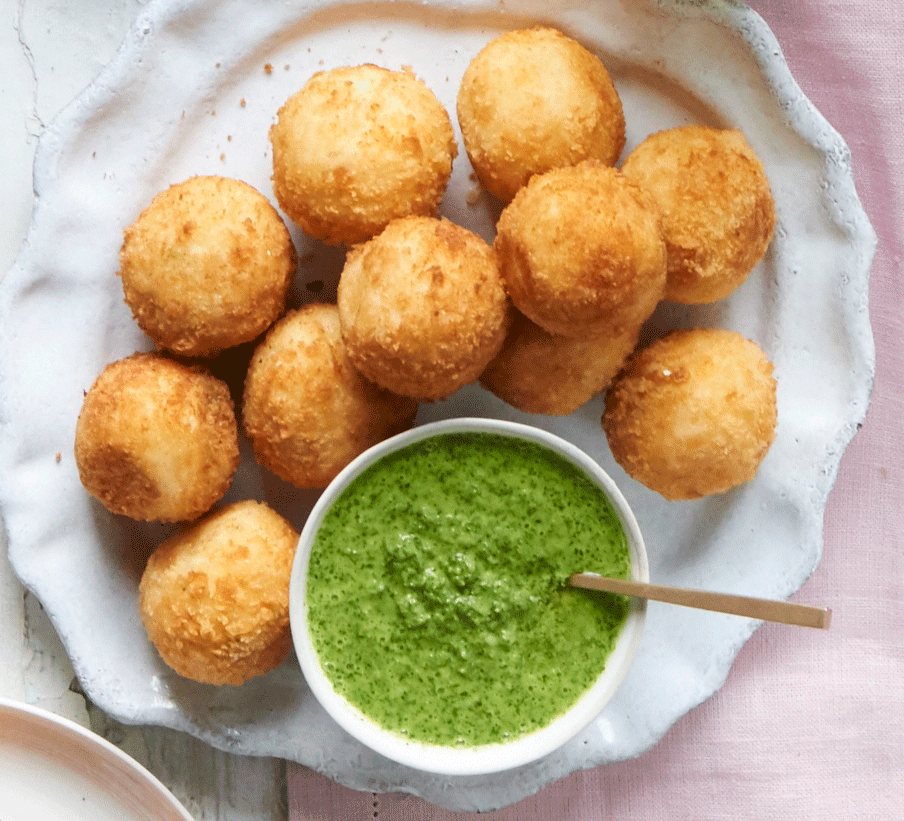 Smoked haddock & cheddar fishcakes with watercress sauce