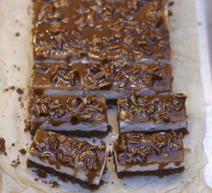 Spiced maple & pecan cheesecake bars