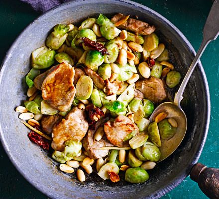 Sprouts with pork & peanuts