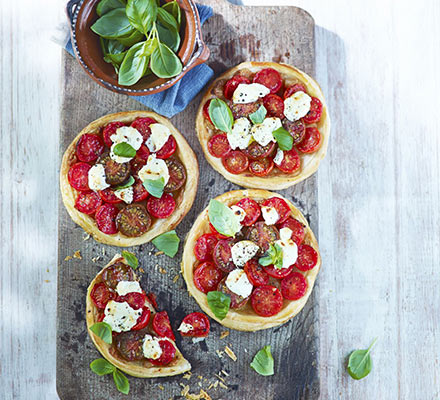 Tomato tarts with roasted garlic & goat’s cheese