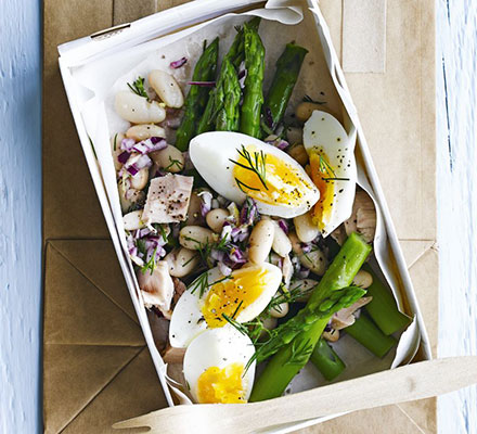 Lemony tuna & asparagus salad box