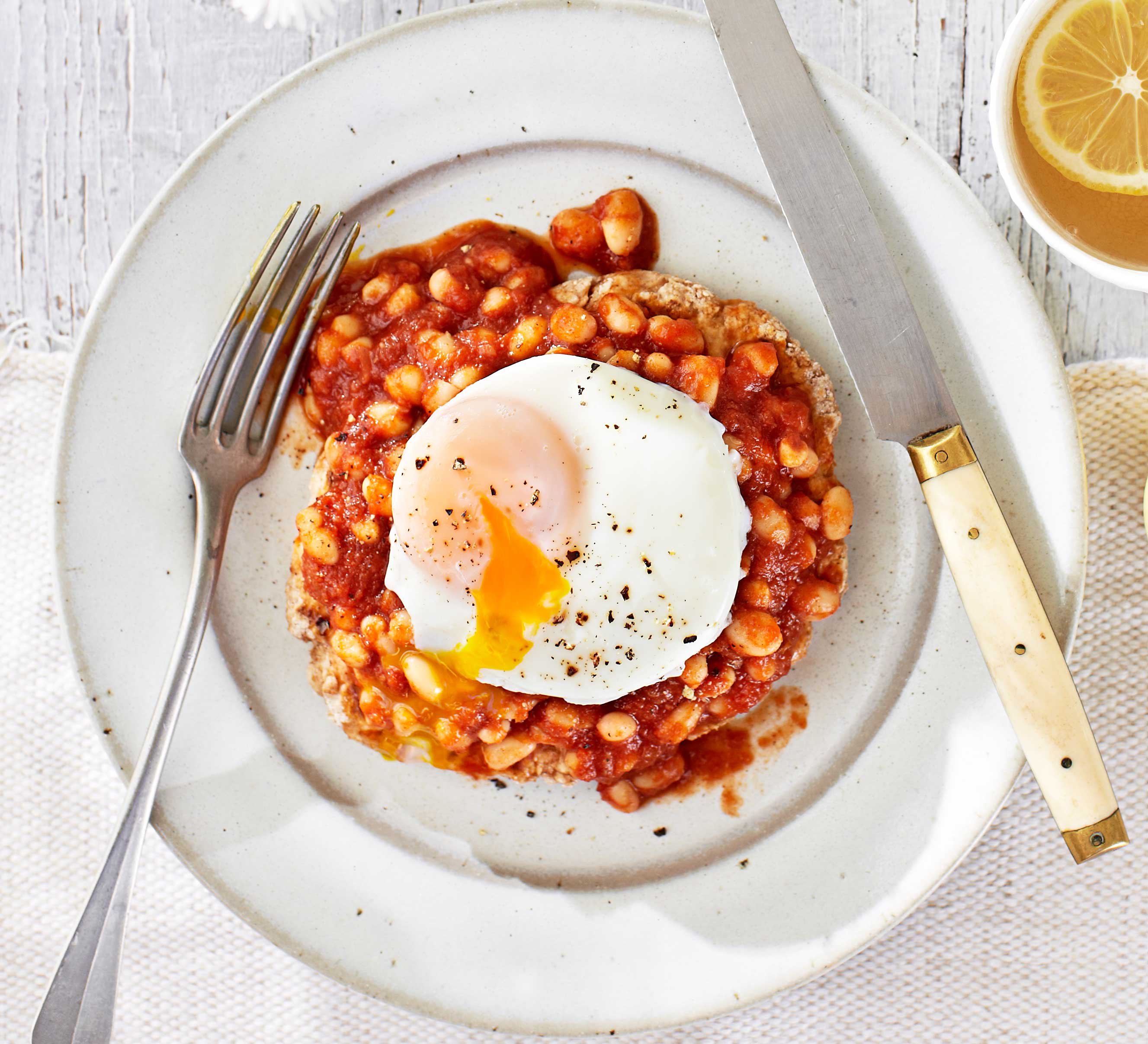 Wholewheat flatbreads with beans & poached egg