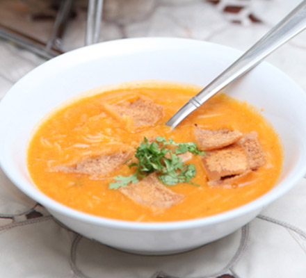 Shorbat addas (mild lentil soup)