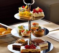 We love this new Afternoon Tea menu in Dubai with a golden twist
