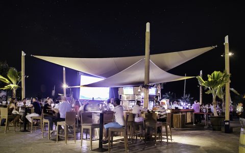 Dubai beach bar slashes prices for #10YearChallenge
