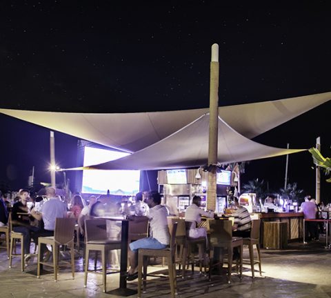 Dubai beach bar slashes prices for #10YearChallenge