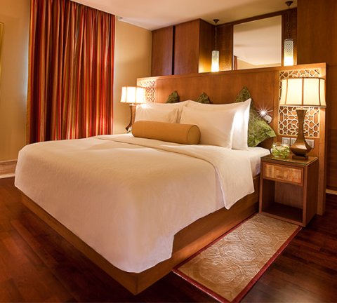 Get a dining voucher and 30% off your next Dubai staycation
