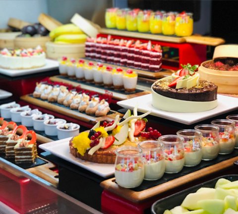 Enjoy flavours from around the world at these daily themed nights