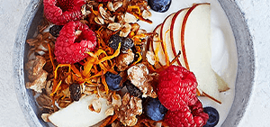 Carrot cake granola