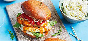15-minute chicken & halloumi burgers